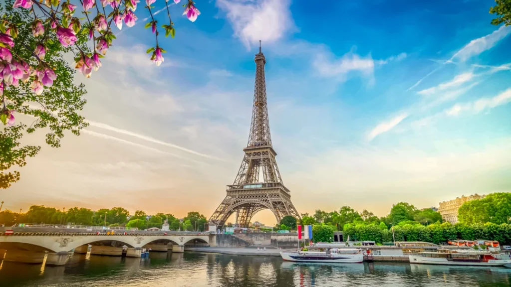 Eiffel Tower - Paris