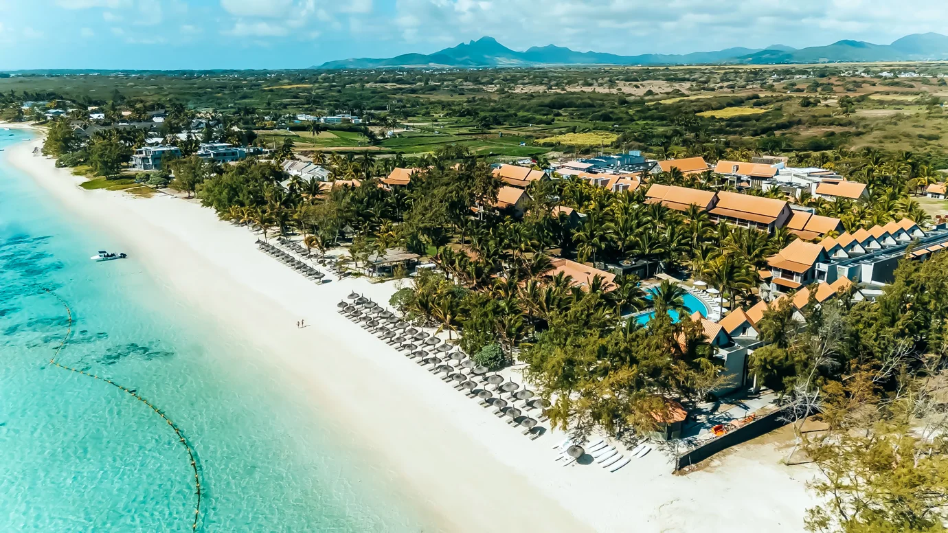 4*Crystals Beach Resort Belle Mare